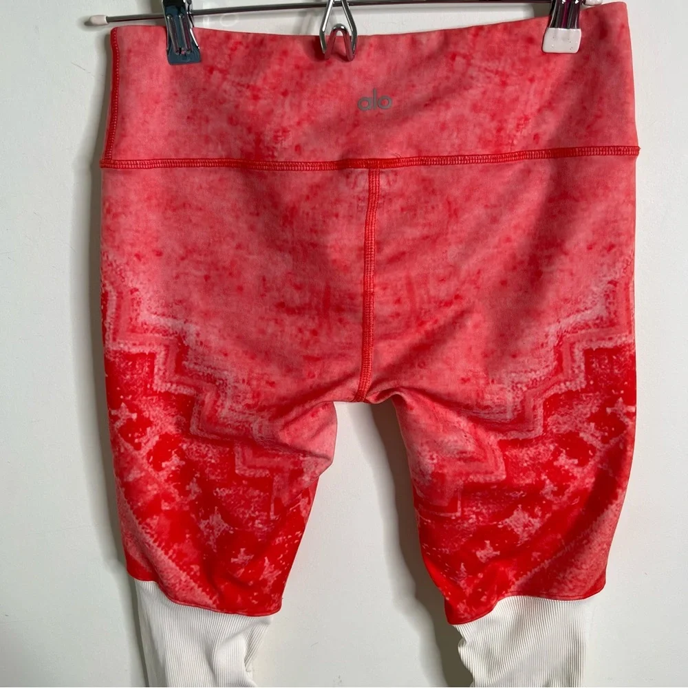 Alo Yoga Goddess Leggings Coral Off White Color Size Small